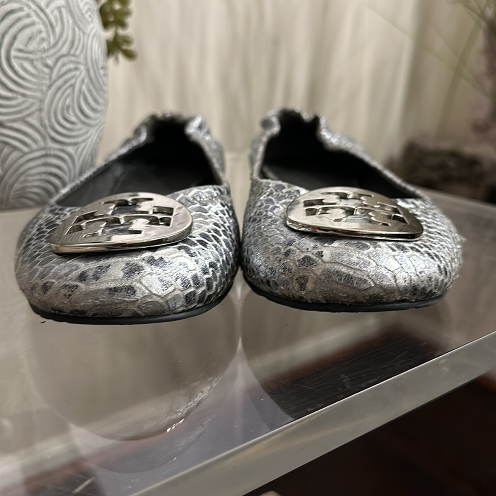 Tory Burch Reva Silver Embossed Python Ballet Fla… - image 3